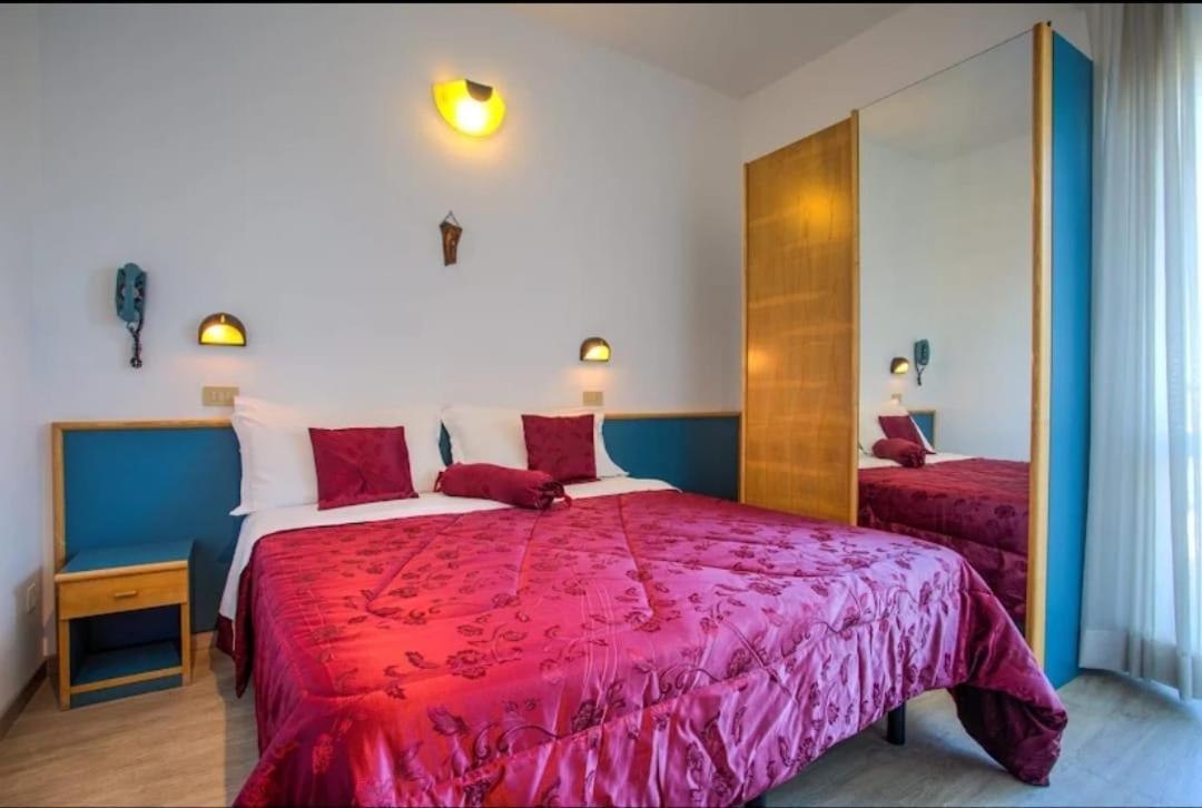 Hotel Sabbia D'Oro Rimini Kültér fotó