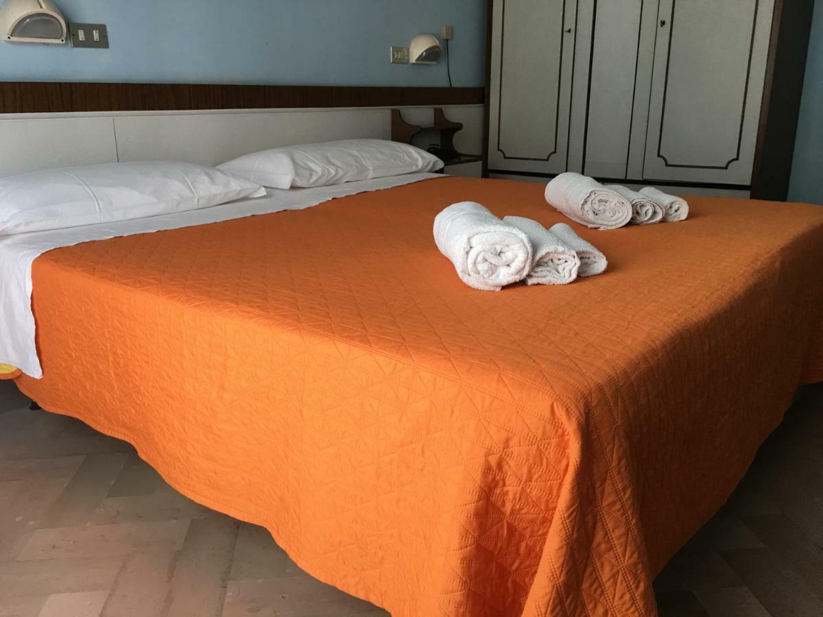 Hotel Sabbia D'Oro Rimini Kültér fotó